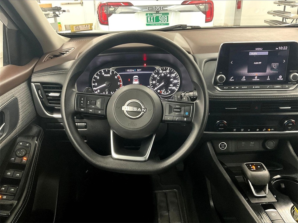 2023 Nissan Rogue SV - Photo 17