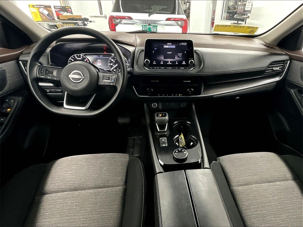 2023 Nissan Rogue SV - Photo 21