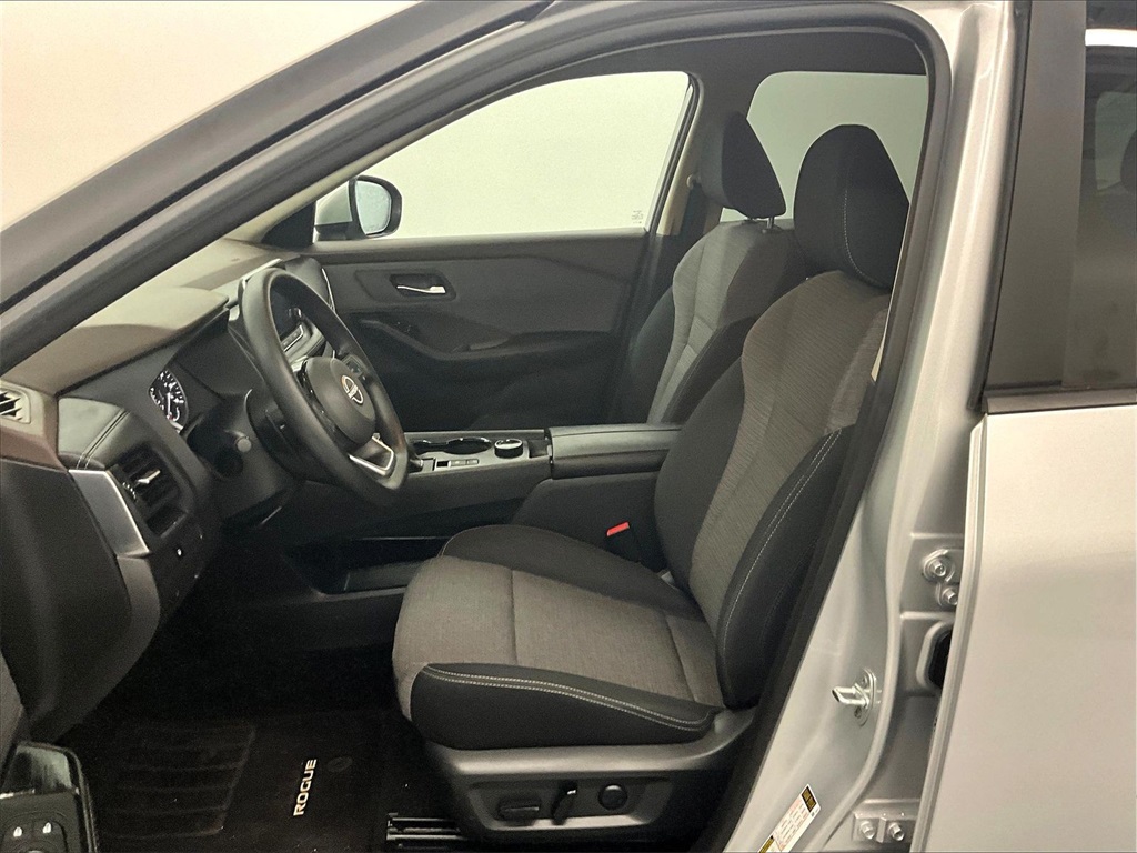 2023 Nissan Rogue SV - Photo 10