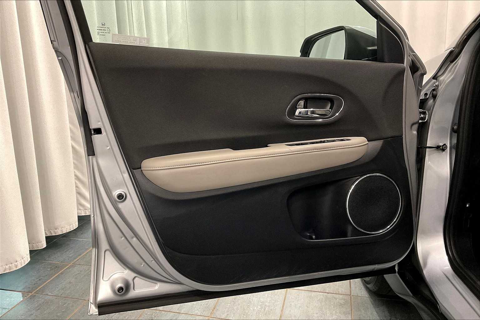 2022 Honda HR-V EX - Photo 9