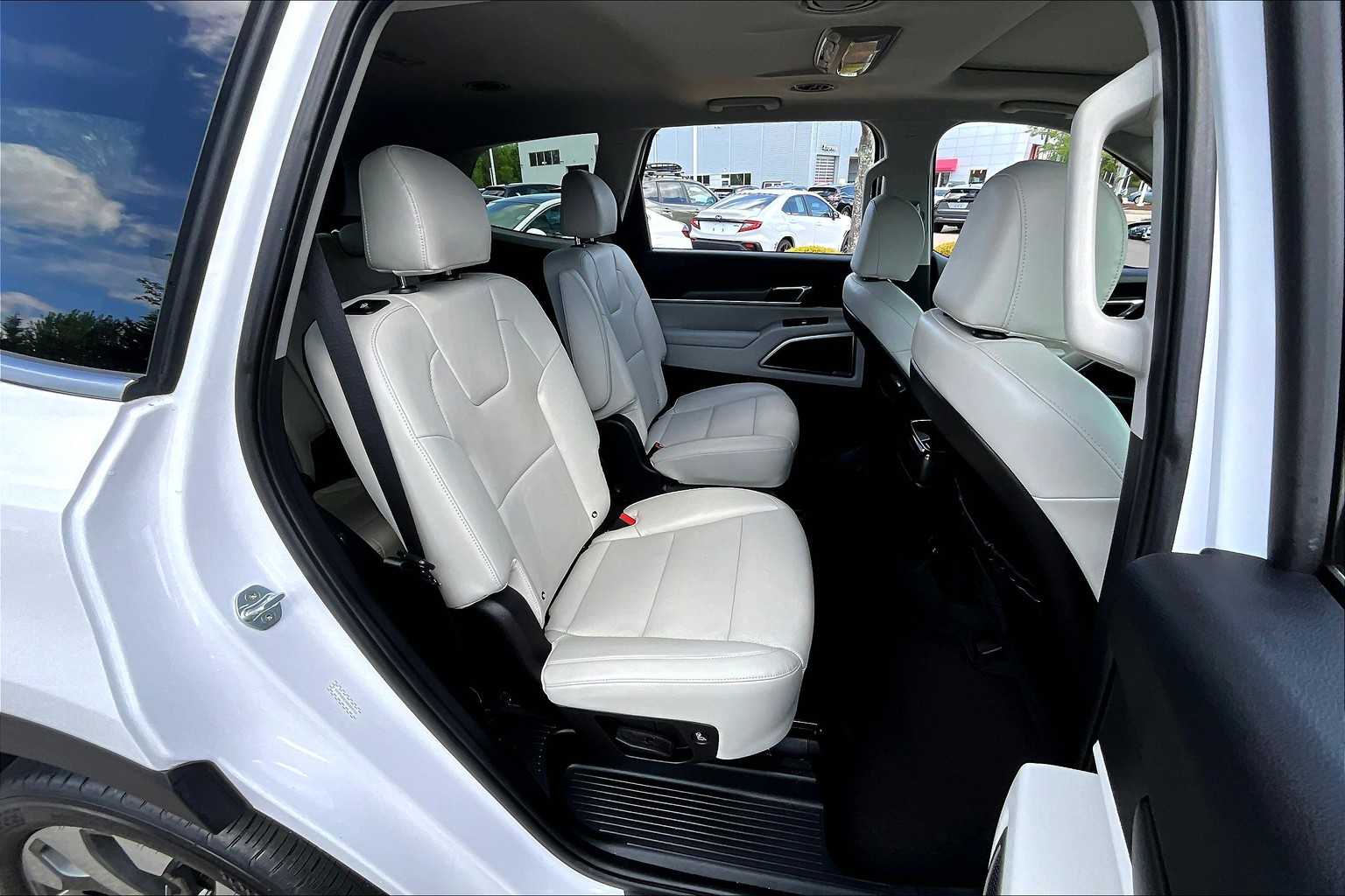 2022 Kia Telluride S - Photo 16