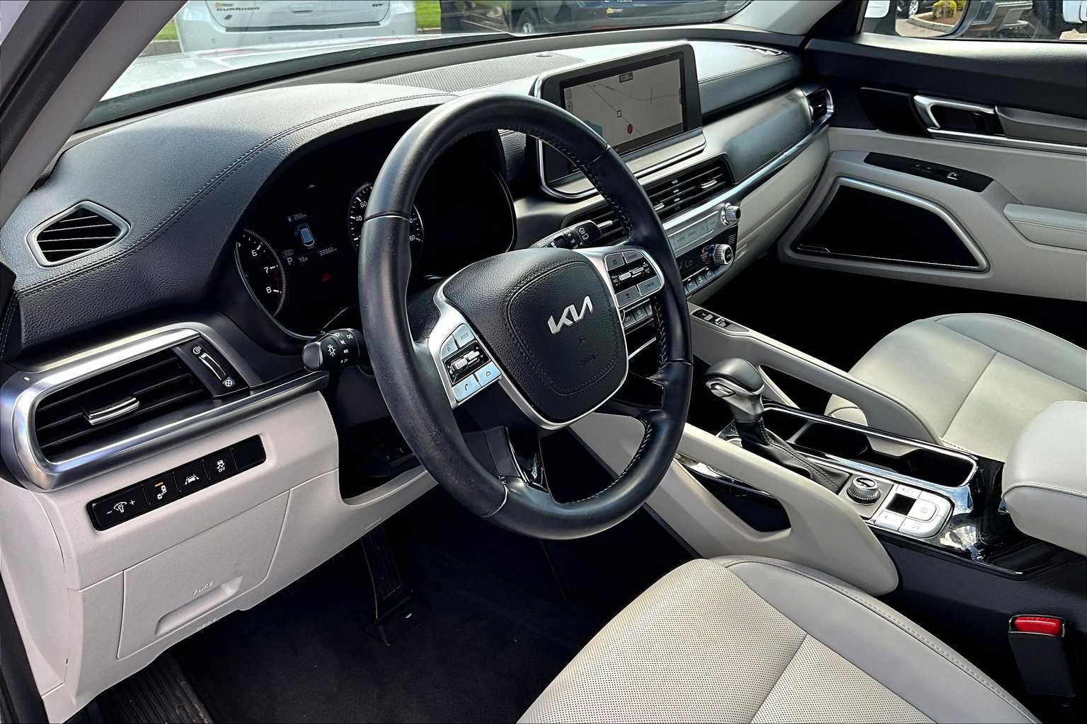 2022 Kia Telluride S - Photo 8