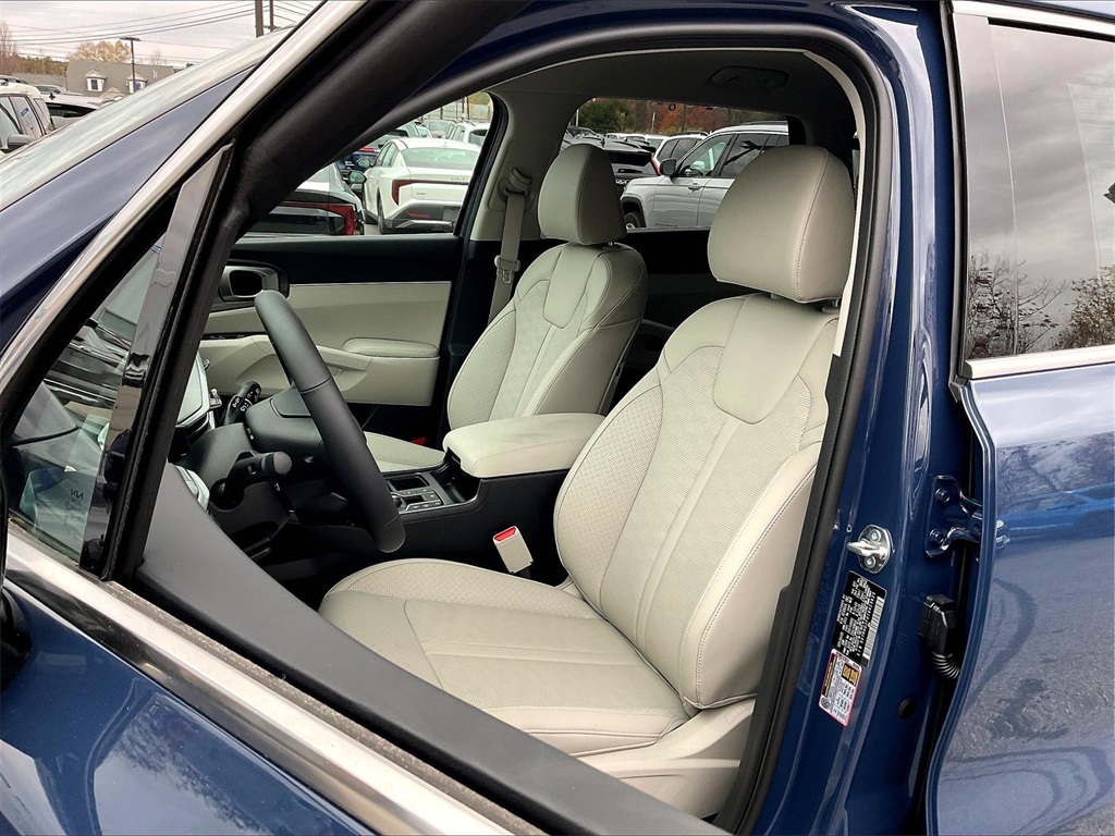 2026 Kia Sorento EX - Photo 11