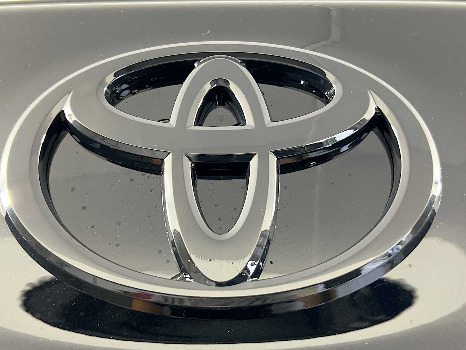2026 Toyota Camry SE - Photo 18