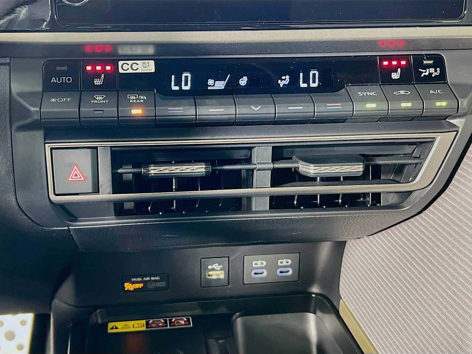 2026 Toyota Camry SE - Photo 10