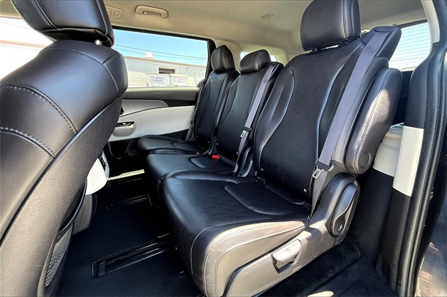 2022 Kia Carnival LXS - Photo 14