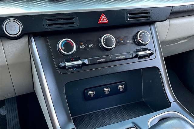 2022 Kia Carnival LXS - Photo 23