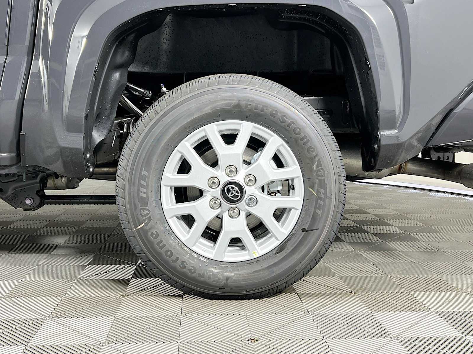 2025 Toyota Tacoma SR5 - Photo 18