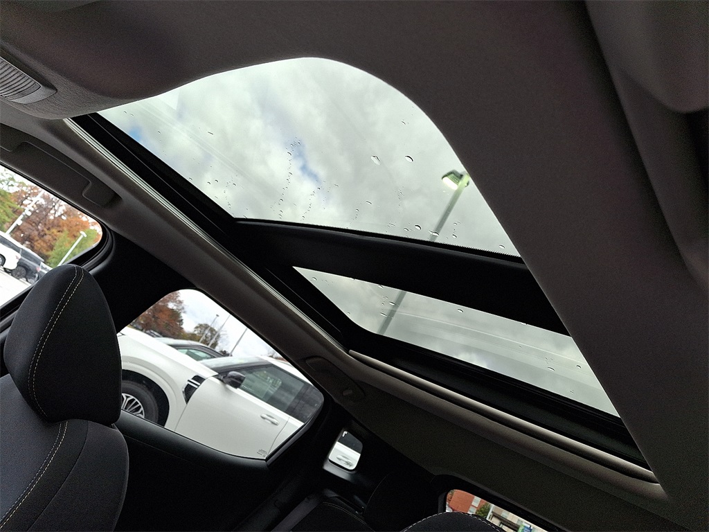 2026 Nissan Kicks SV - Photo 10