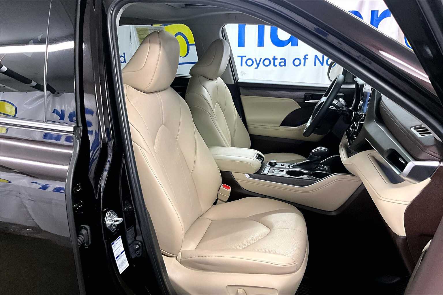 2022 Toyota Highlander Limited - Photo 11