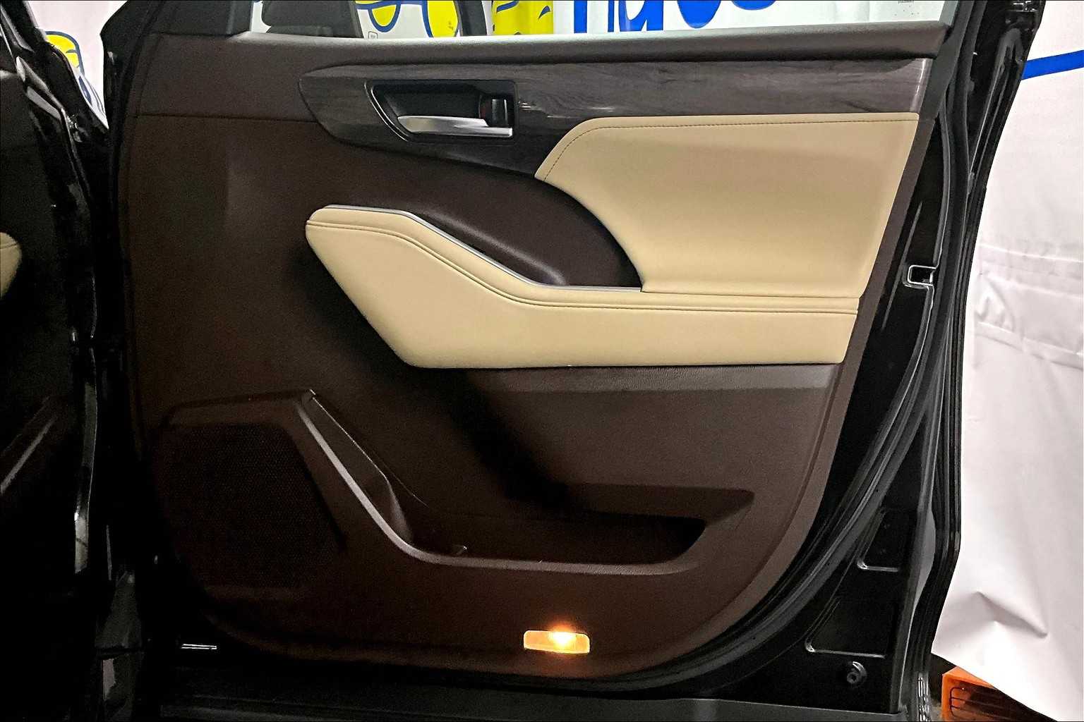 2022 Toyota Highlander Limited - Photo 12