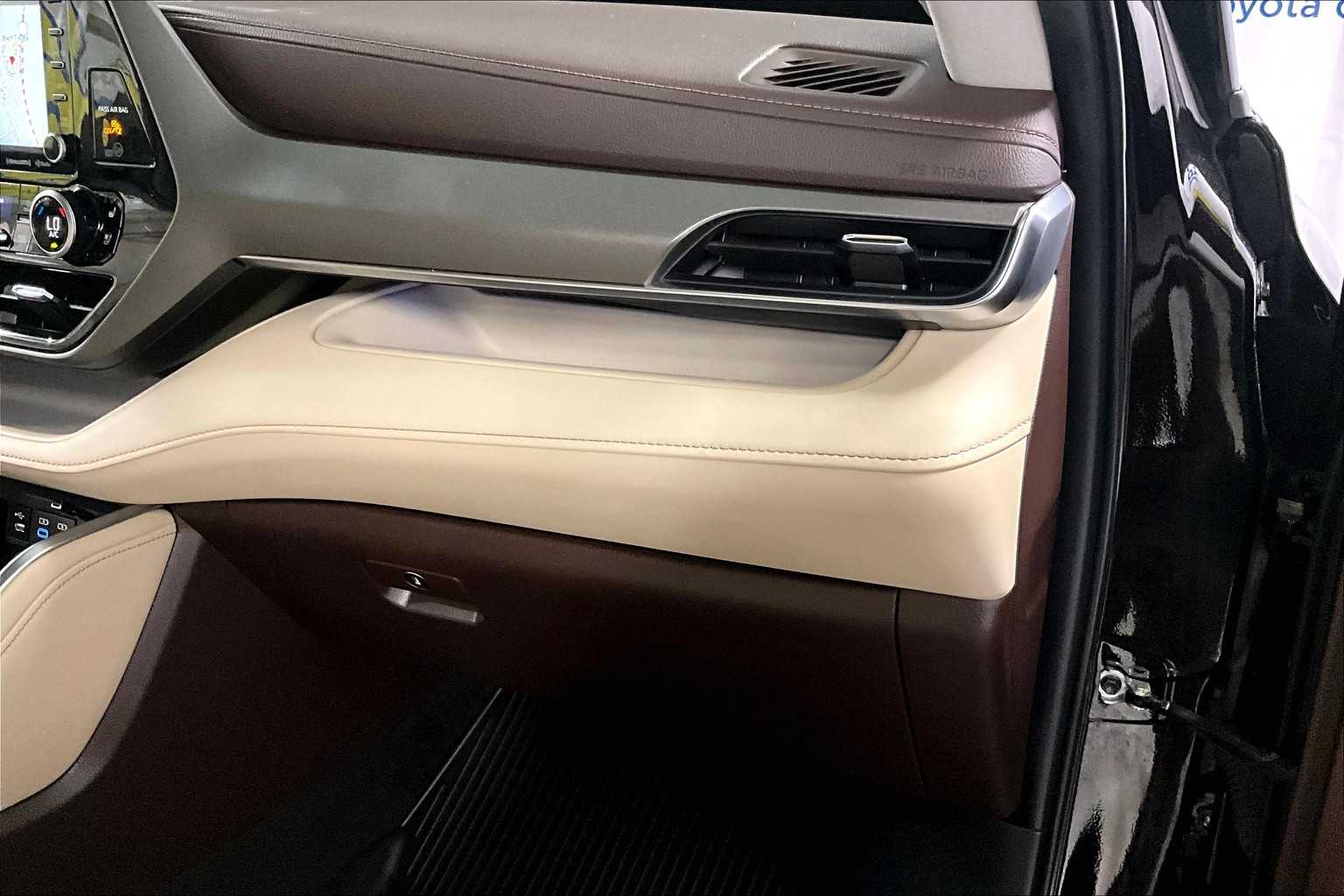 2022 Toyota Highlander Limited - Photo 13
