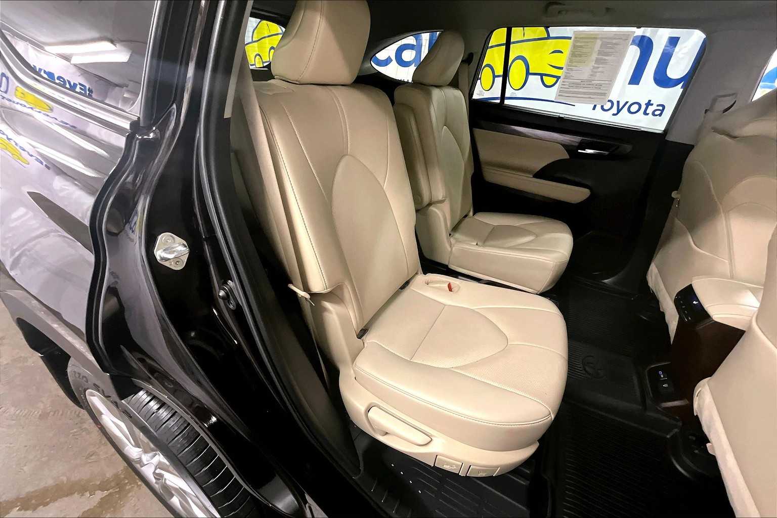 2022 Toyota Highlander Limited - Photo 16