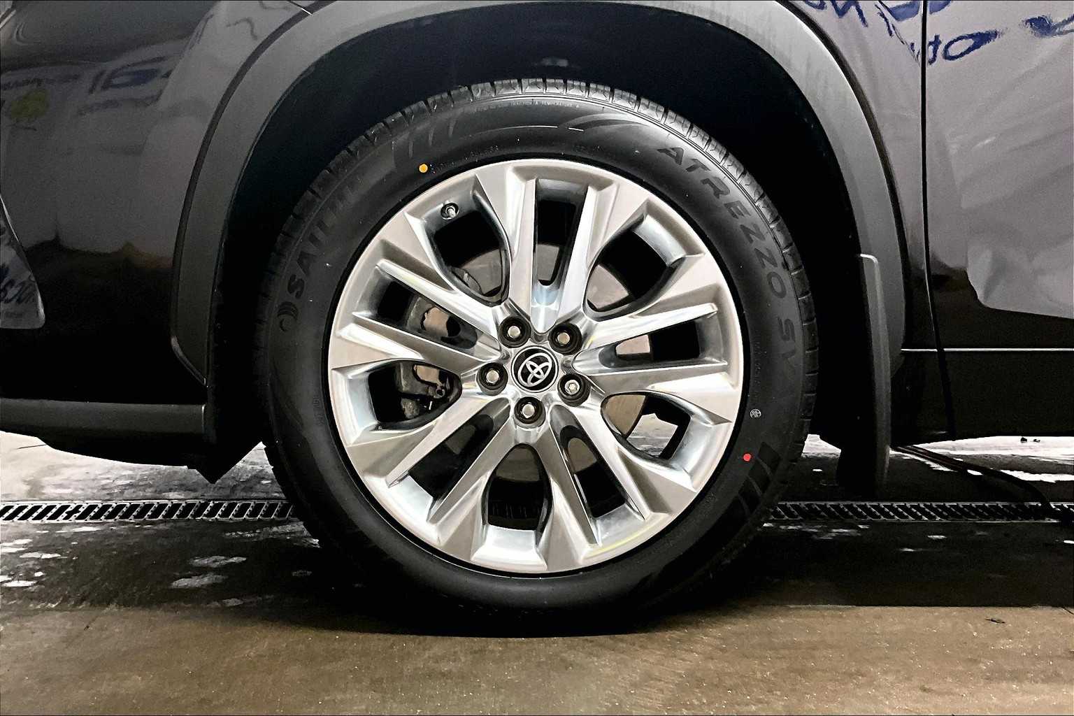 2022 Toyota Highlander Limited - Photo 7