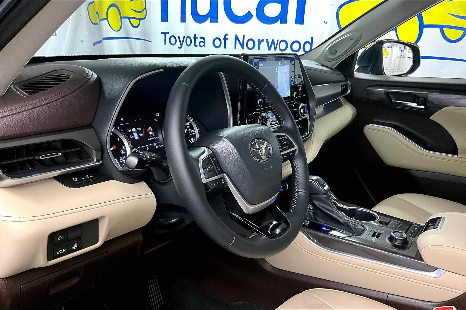 2022 Toyota Highlander Limited - Photo 8