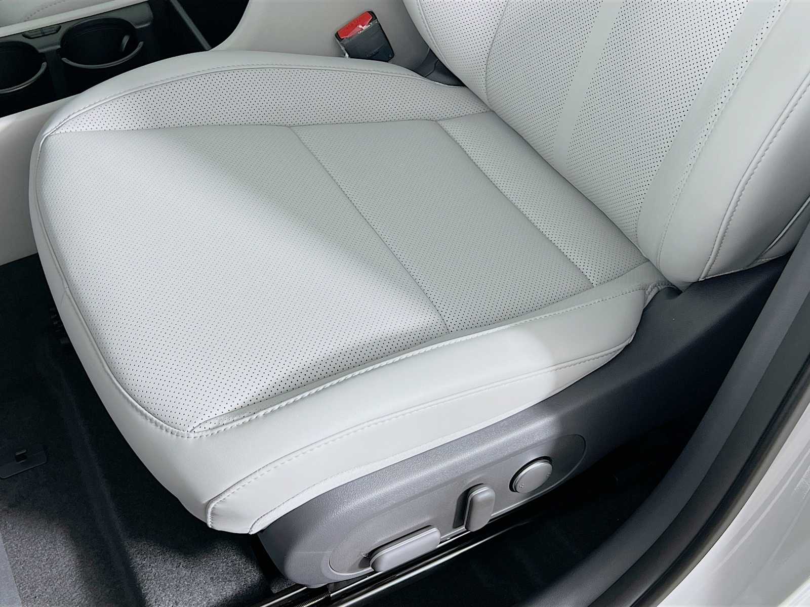 2026 Hyundai Kona SEL Premium - Photo 17