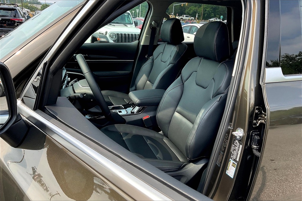2025 Kia Telluride S - Photo 11