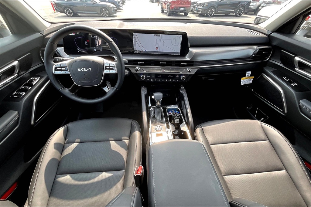 2025 Kia Telluride S - Photo 12