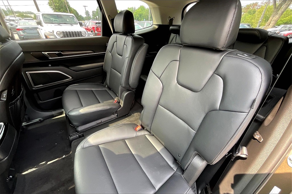 2025 Kia Telluride S - Photo 15