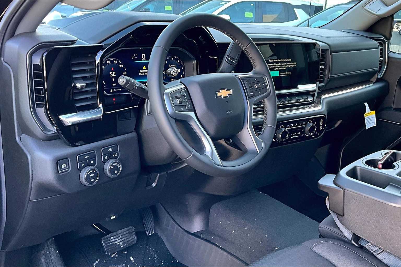 2025 Chevrolet Silverado 1500 LT - Photo 9