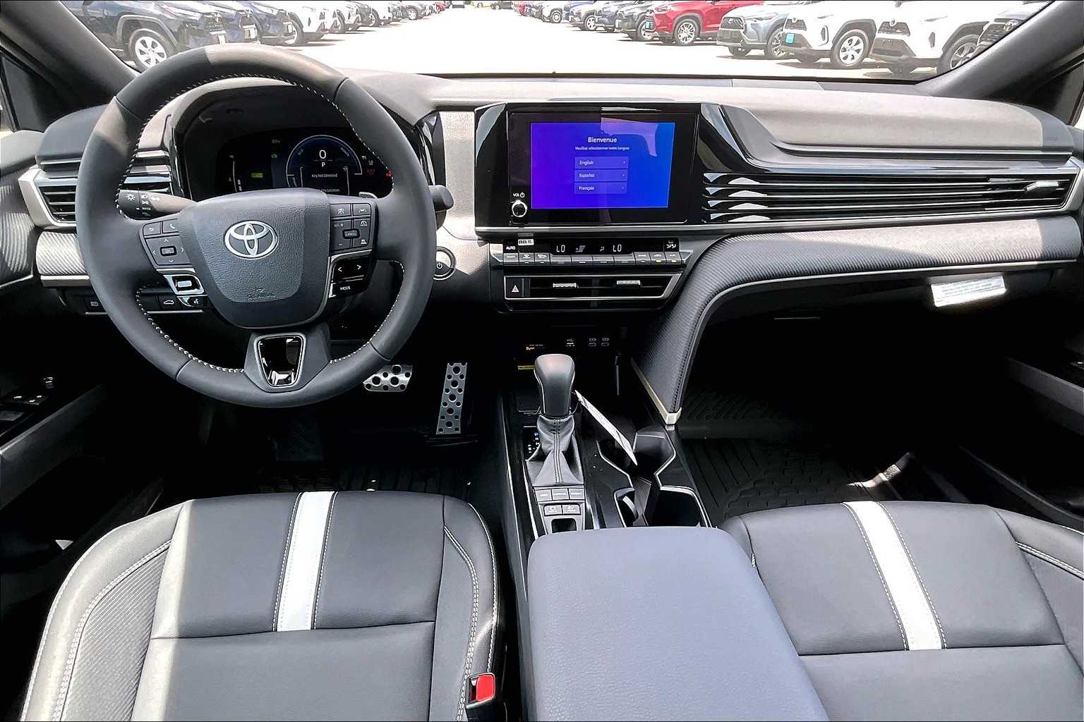 2025 Toyota Camry SE - Photo 12