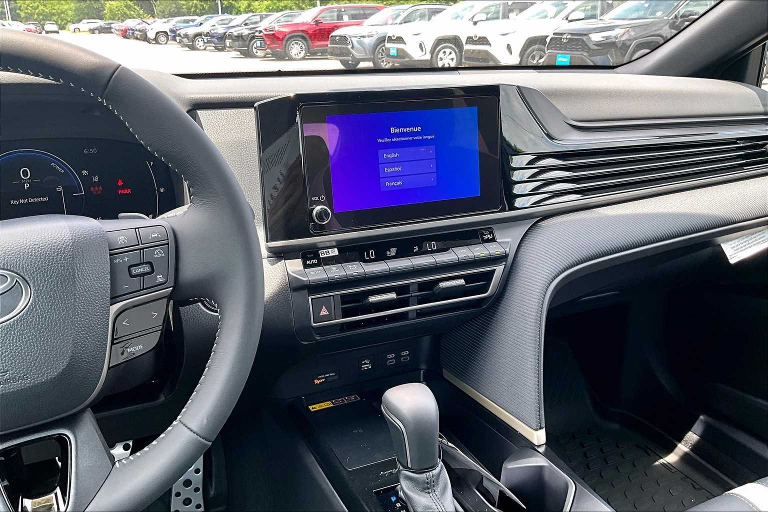 2025 Toyota Camry SE - Photo 13