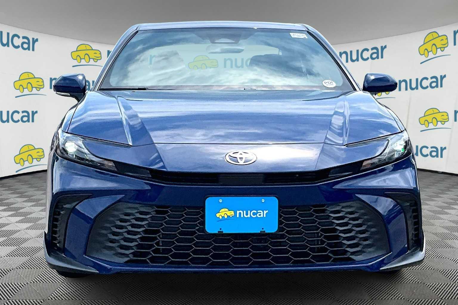 2025 Toyota Camry SE - Photo 3