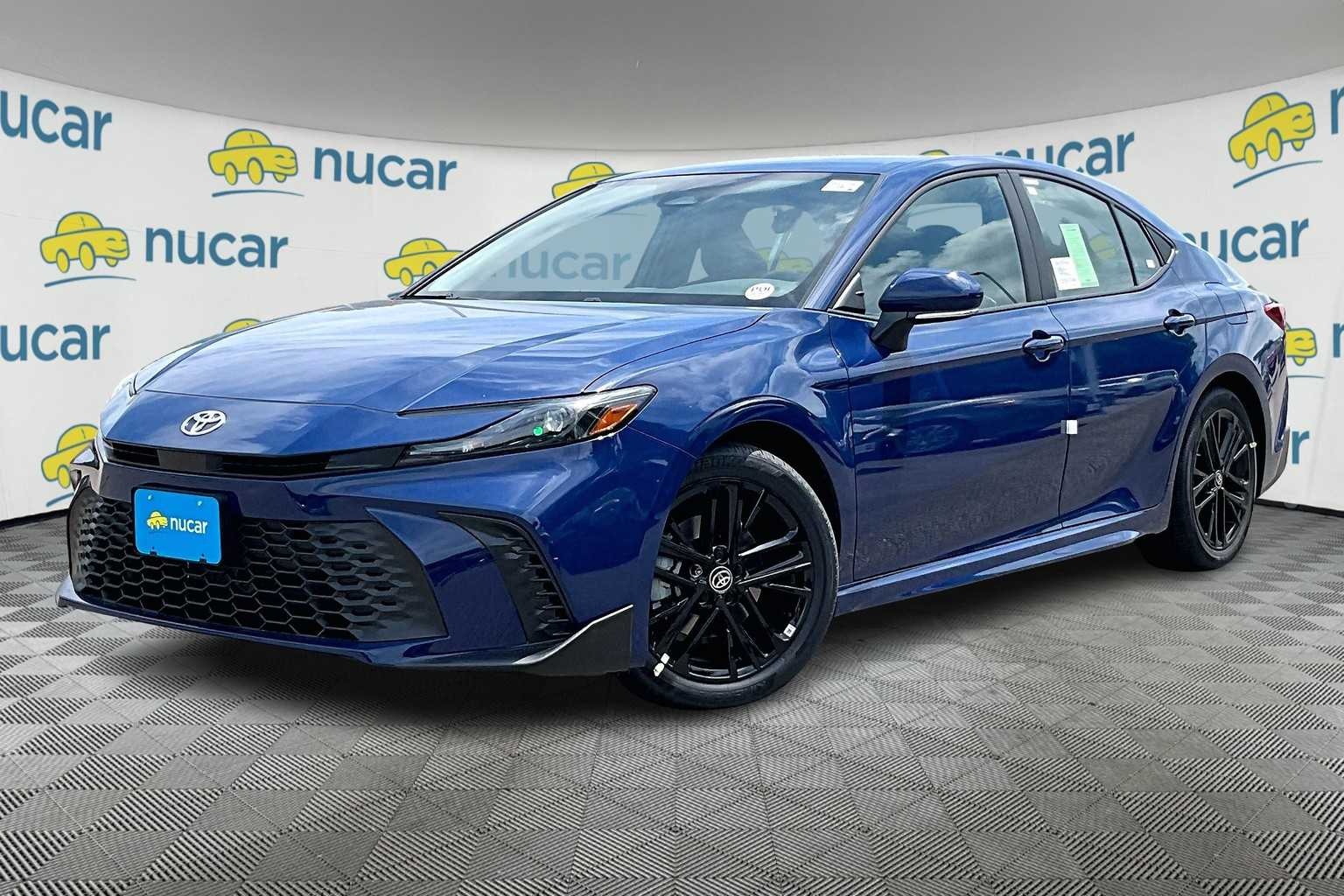 2025 Toyota Camry SE - Photo 4