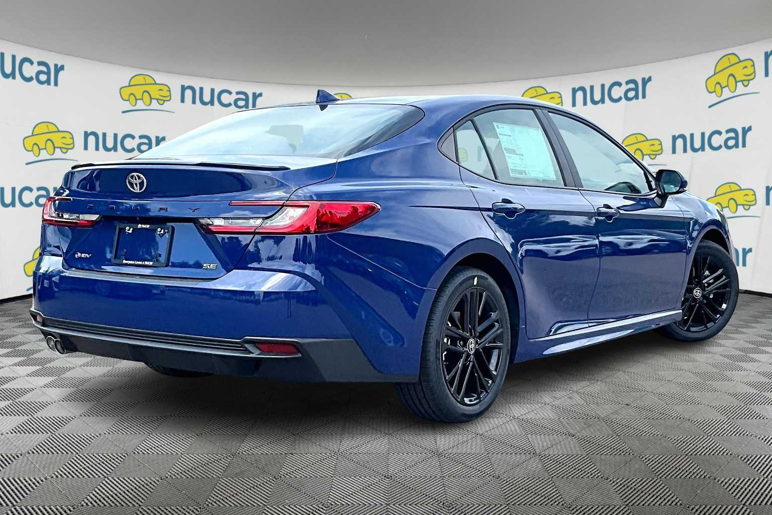 2025 Toyota Camry SE - Photo 7