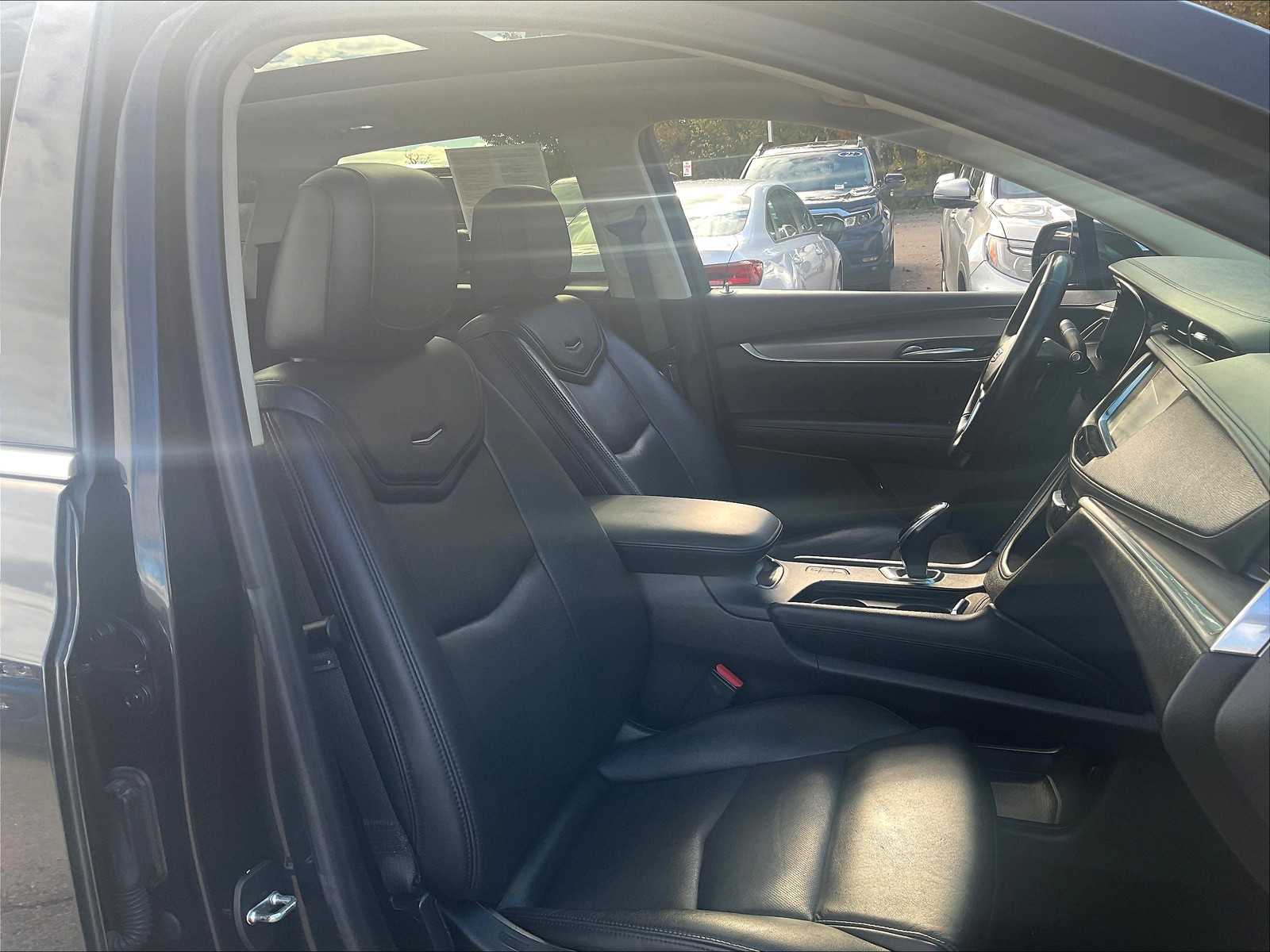2019 Cadillac XT5 Luxury AWD - Photo 11