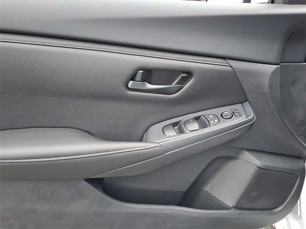 2025 Nissan Sentra S - Photo 8