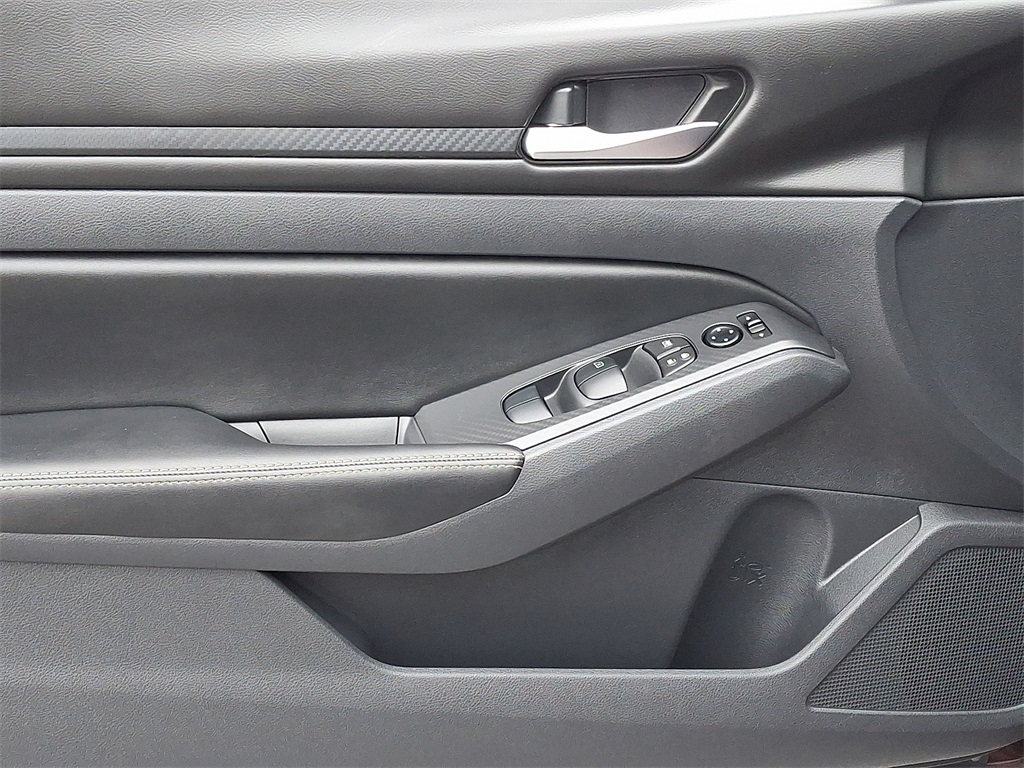 2025 Nissan Altima 2.5 SV - Photo 13