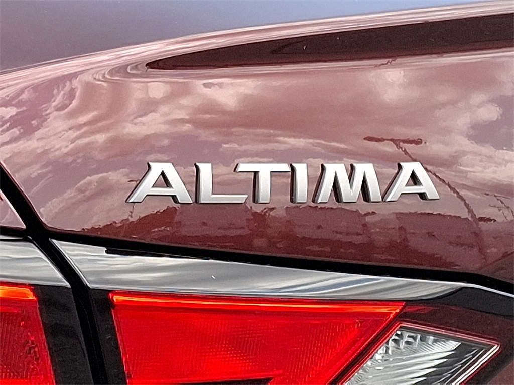 2025 Nissan Altima 2.5 SV - Photo 9