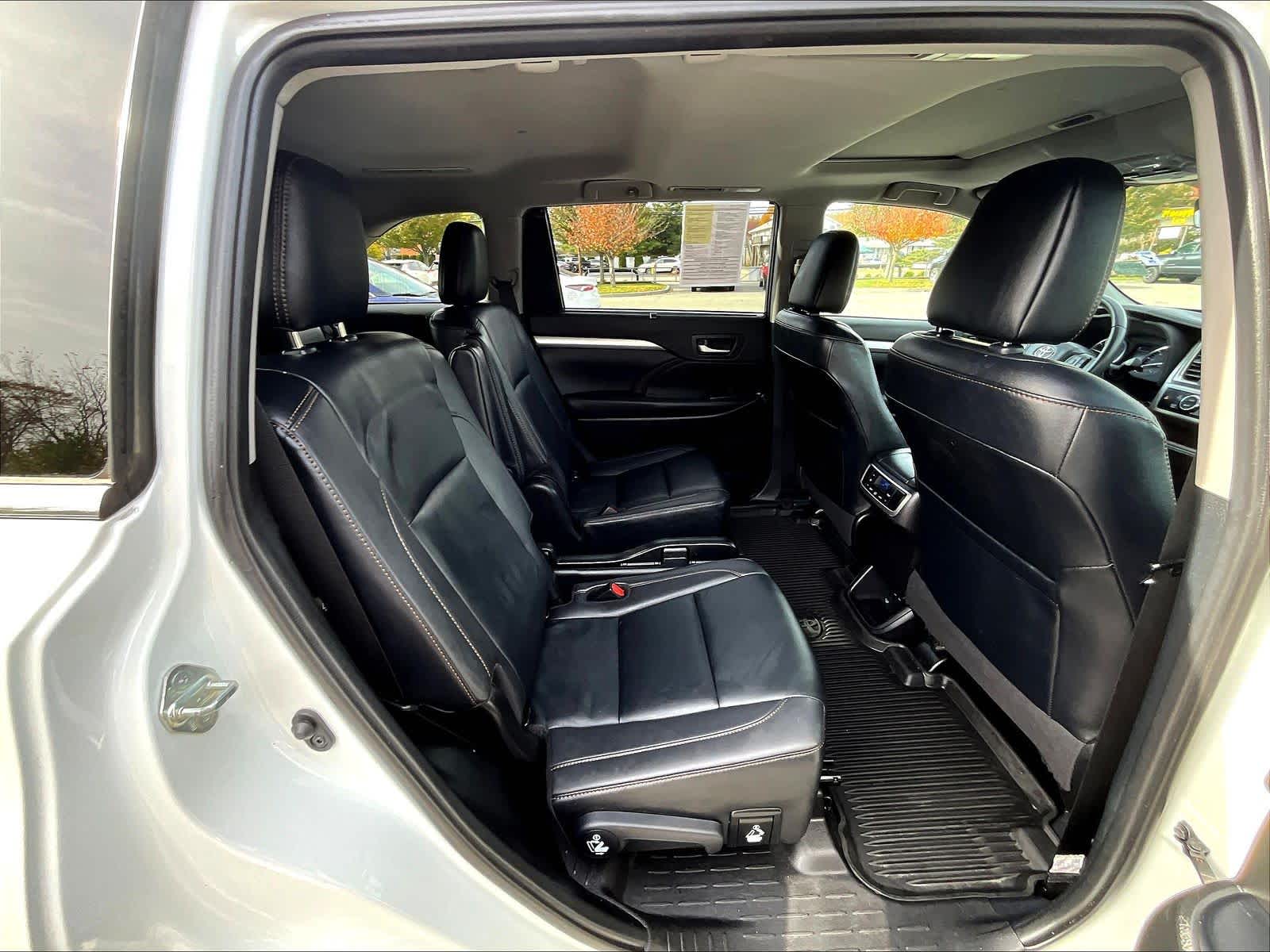 2019 Toyota Highlander XLE - Photo 16