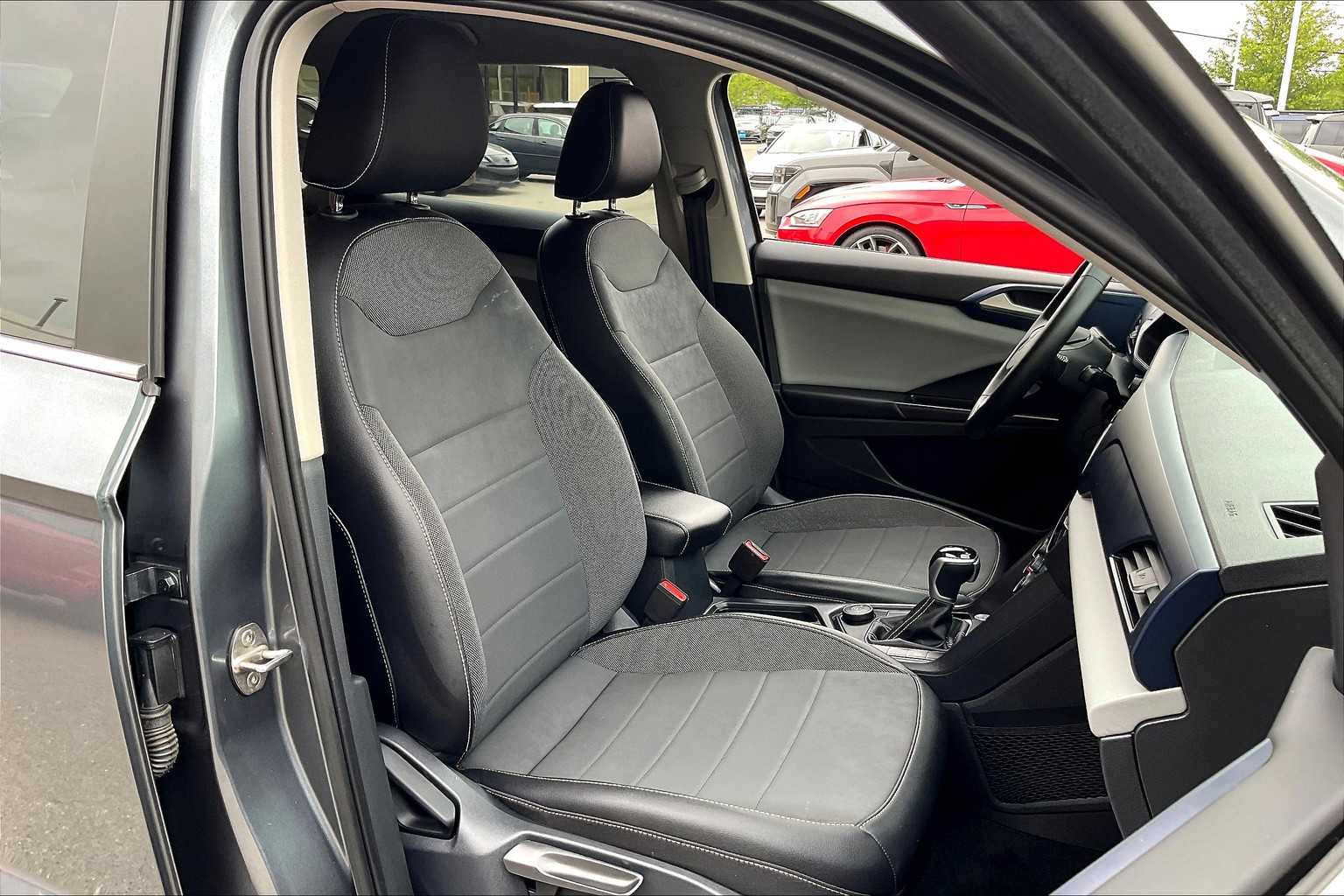 2022 Volkswagen Taos SE - Photo 11