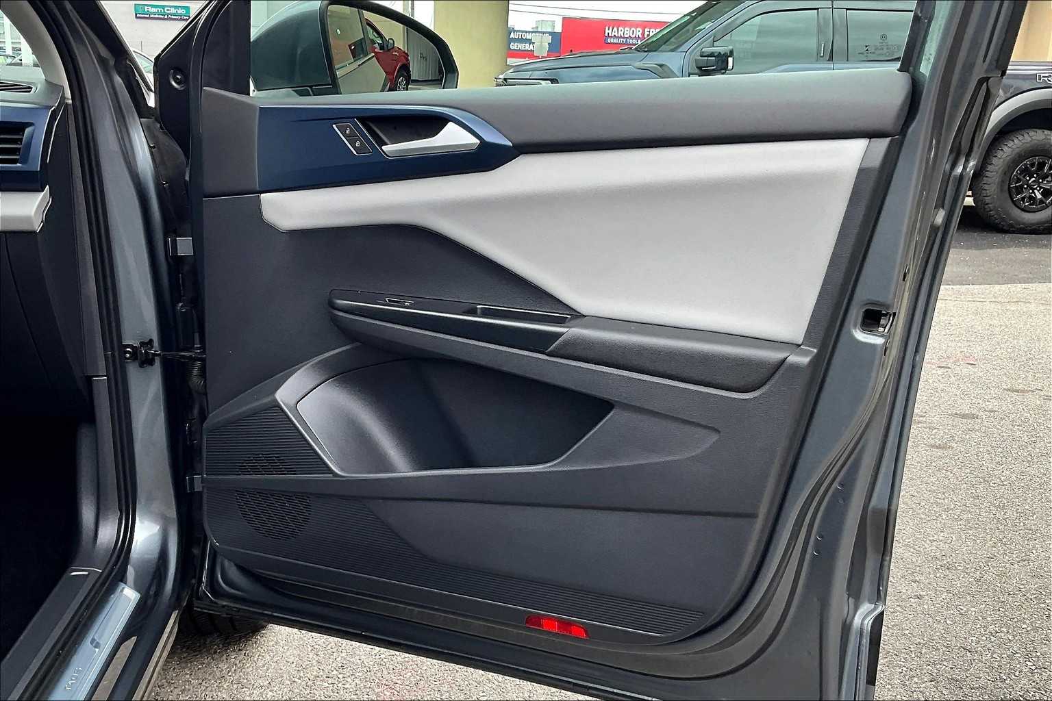 2022 Volkswagen Taos SE - Photo 12