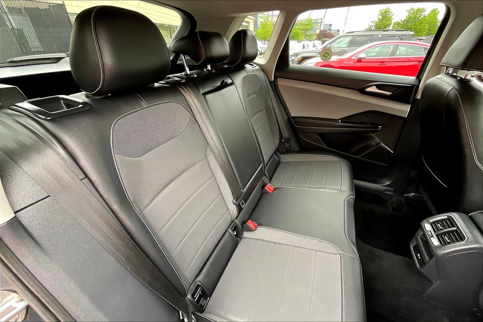 2022 Volkswagen Taos SE - Photo 16