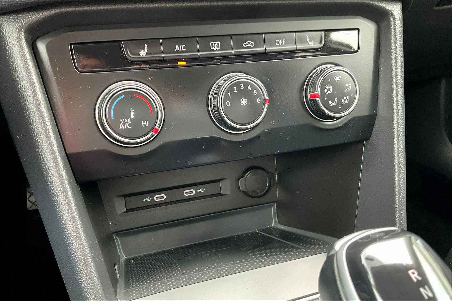 2022 Volkswagen Taos SE - Photo 25