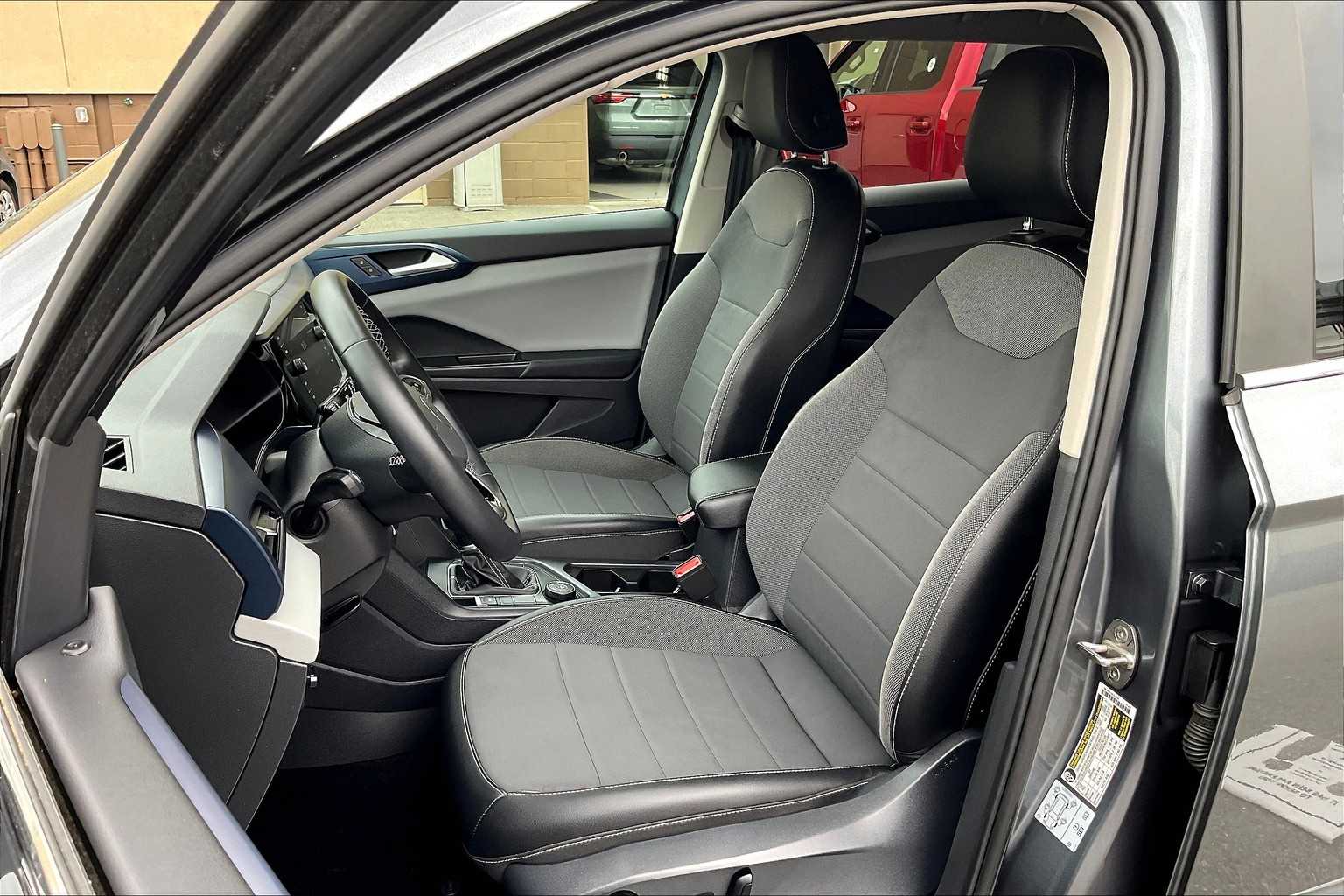 2022 Volkswagen Taos SE - Photo 10