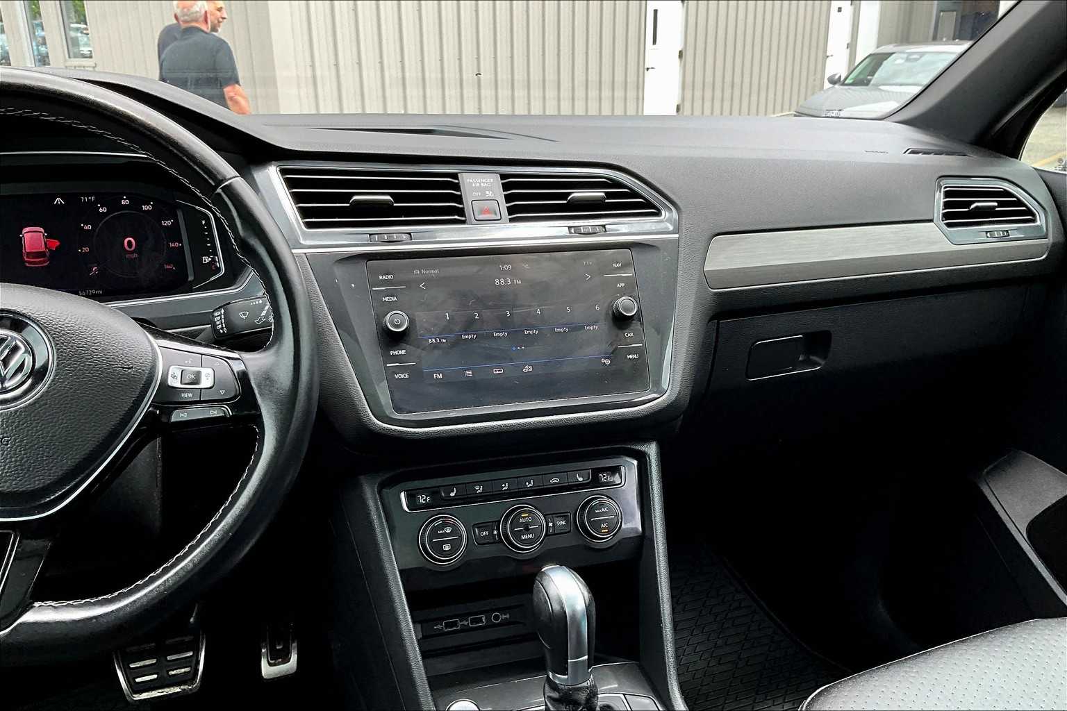 2019 Volkswagen Tiguan SEL R-Line Black - Photo 18