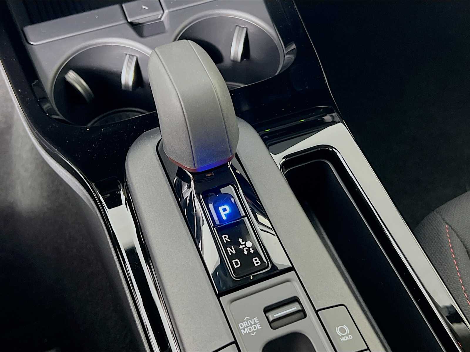 2026 Toyota Prius Plug-In Hybrid SE - Photo 11