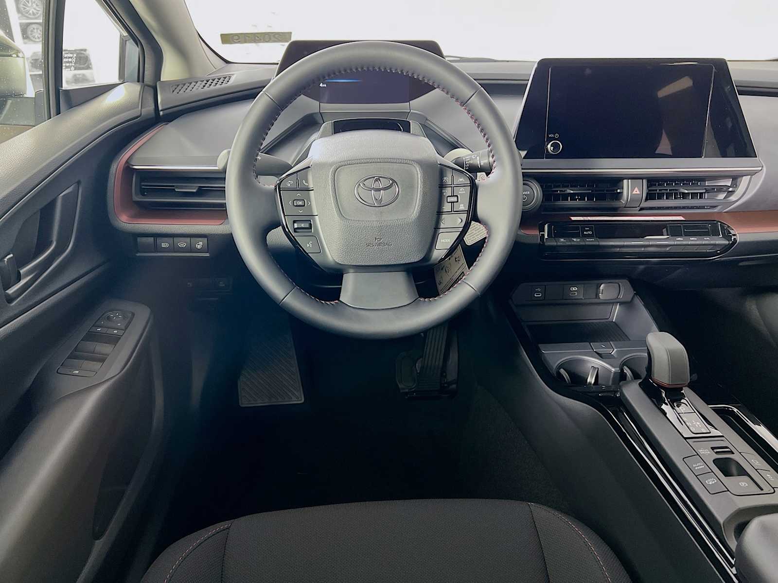 2026 Toyota Prius Plug-In Hybrid SE - Photo 14