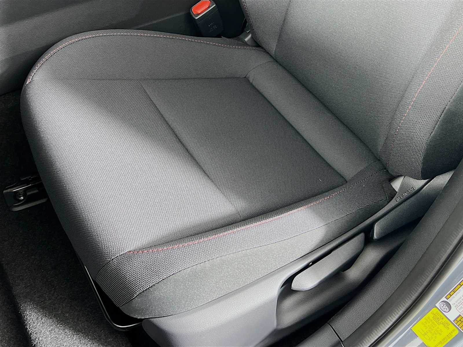 2026 Toyota Prius Plug-In Hybrid SE - Photo 16