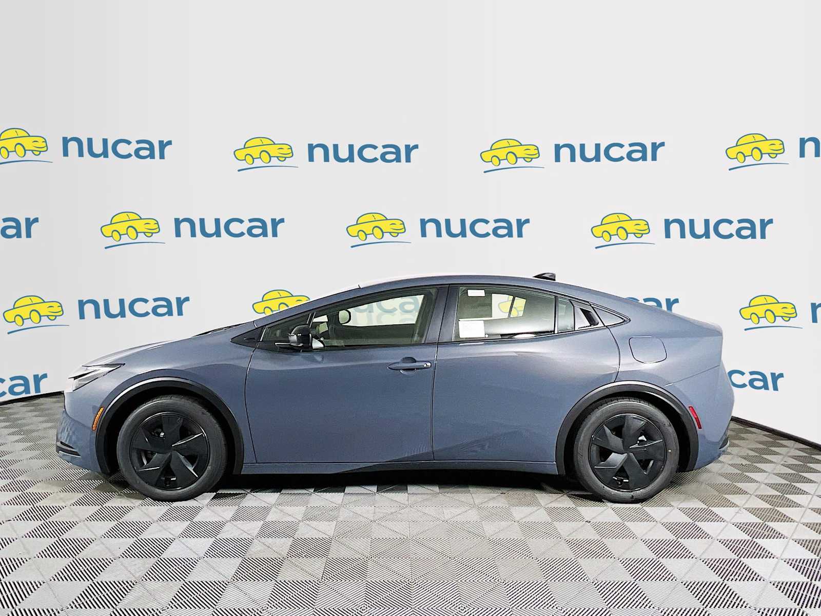 2026 Toyota Prius Plug-In Hybrid SE - Photo 3