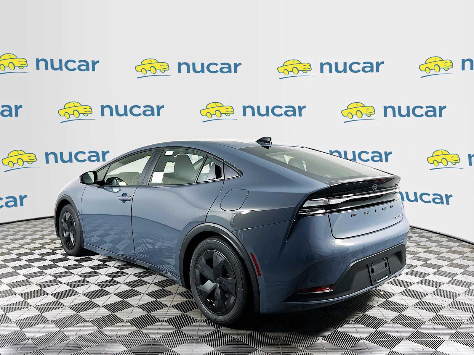 2026 Toyota Prius Plug-In Hybrid SE - Photo 4