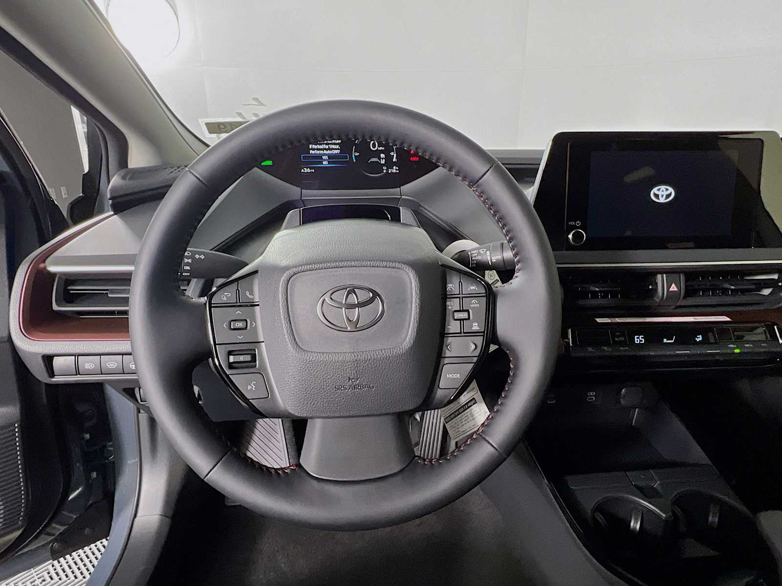 2026 Toyota Prius Plug-In Hybrid SE - Photo 7