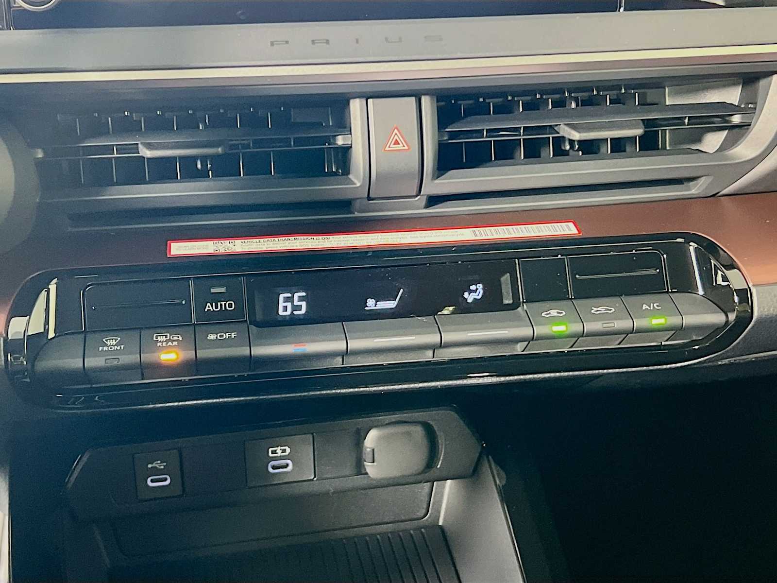 2026 Toyota Prius Plug-In Hybrid SE - Photo 10