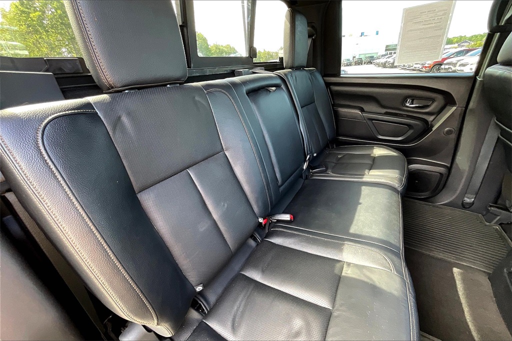 2019 Nissan Titan SL - Photo 15