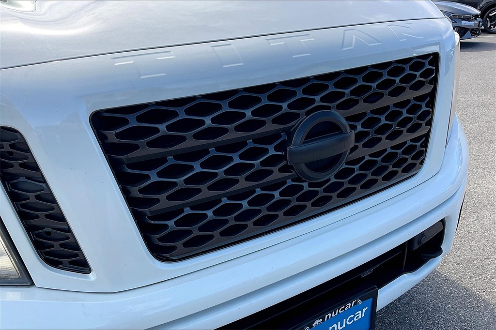 2019 Nissan Titan SL - Photo 29