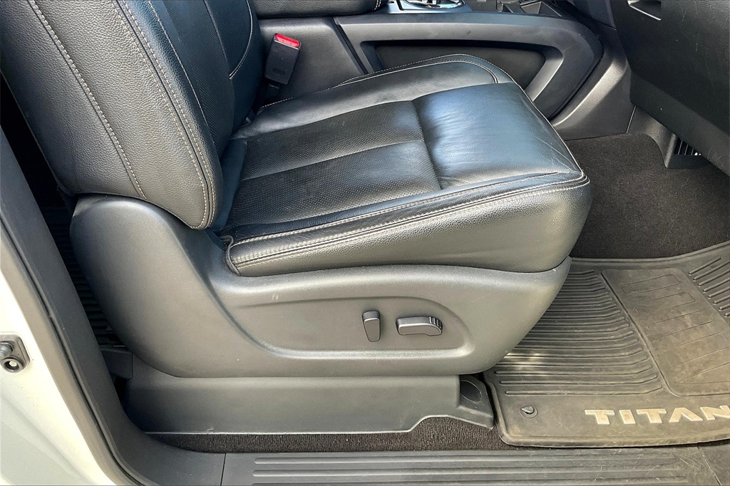 2019 Nissan Titan SL - Photo 35